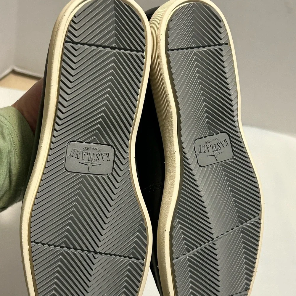 Eastland Baldwin Black Leather Loafers - Picture 5 of 9